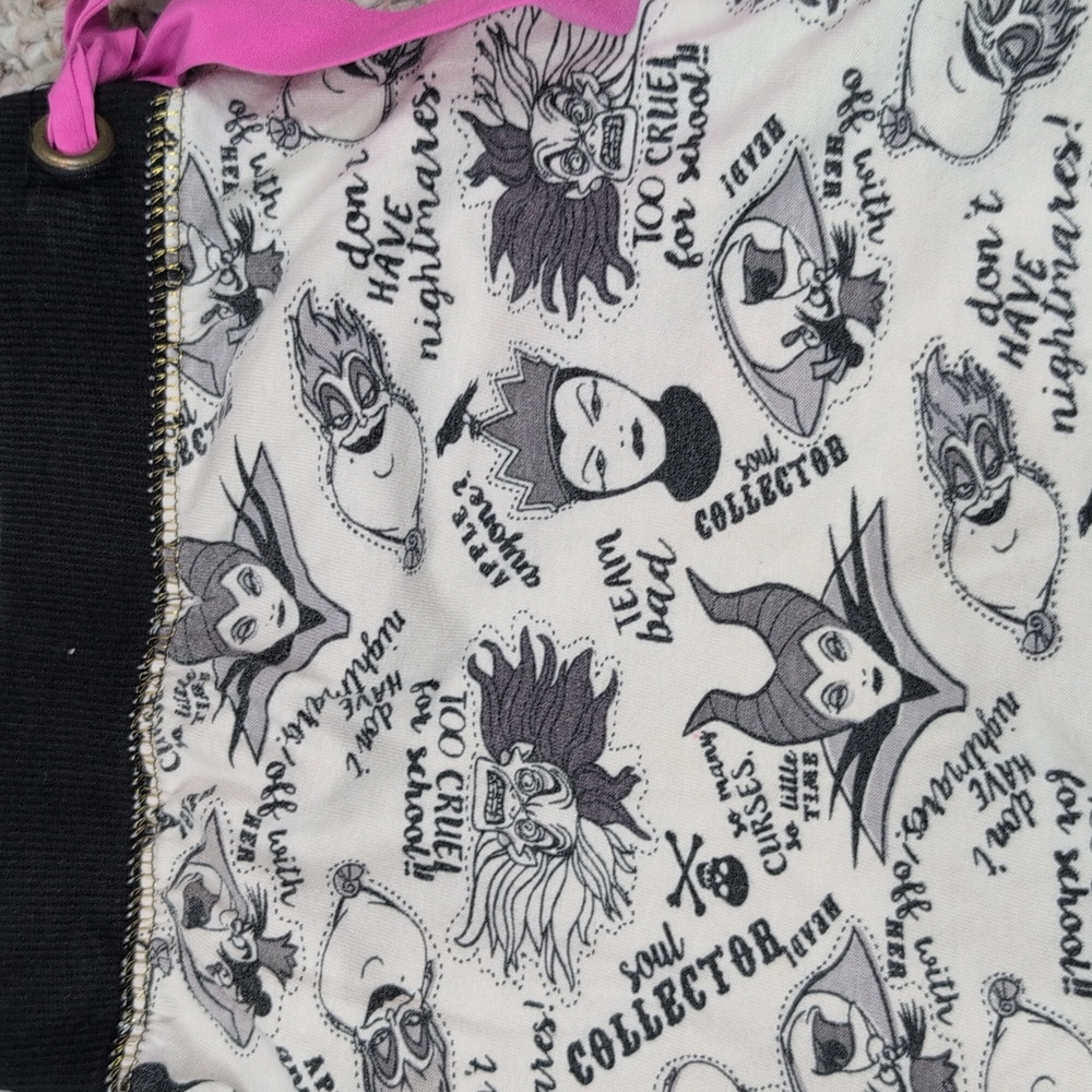 đź”– Disney Pajama Set - Picture 9 of 13